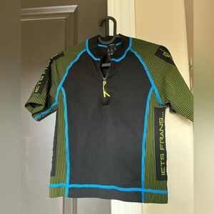 𝗶𝗲𝘁𝘀 𝗳𝗿𝗮𝗻𝘀 𝚄𝚁𝙱𝙰𝙽 𝙾𝚄𝚃𝙵𝙸𝚃𝚃𝙴𝚁𝚂 Zip Top Baby Tee